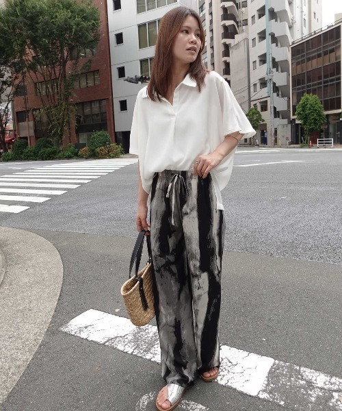 CORNERS(コーナーズ)の「アートストライプ柄ワイドパンツ(その他パンツ・レディース・ブラック/ブラック×グレー/ブラック系その他・M)」の7枚目の写真