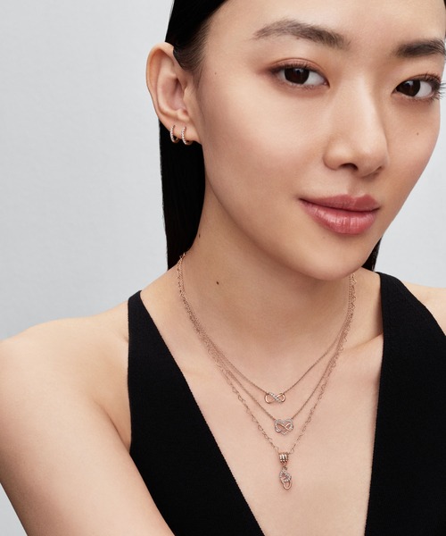 PANDORA(パンドラ)の「スパークリング ハギ― フープピアス(ピアス(両耳用)・レディース・ピンクゴールド・FREE)」の3枚目の写真