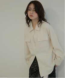 ハーフジップ　スリットデザインシャツ