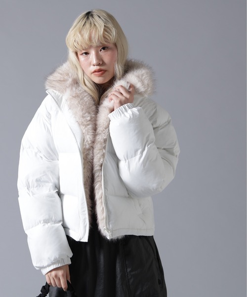 BEAVER(ビーバー)の「B omnivore/ビーオムニボー NYLON FUR STAND BLOUSON(ブルゾン・レディース・ブラック/ブラウン/オフホワイト・FREE)」の1枚目の写真