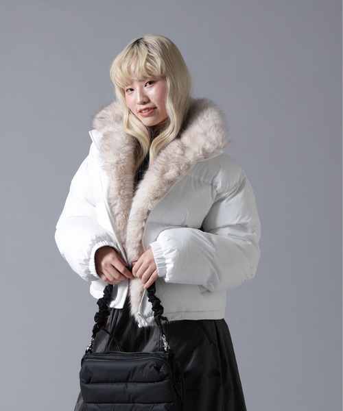BEAVER(ビーバー)の「B omnivore/ビーオムニボー NYLON FUR STAND BLOUSON(ブルゾン・レディース・ブラック/ブラウン/オフホワイト・FREE)」の15枚目の写真