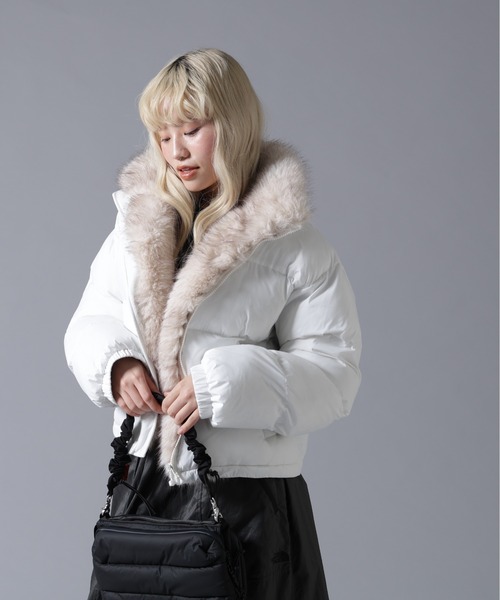 BEAVER(ビーバー)の「B omnivore/ビーオムニボー NYLON FUR STAND BLOUSON(ブルゾン・レディース・ブラック/ブラウン/オフホワイト・FREE)」の18枚目の写真