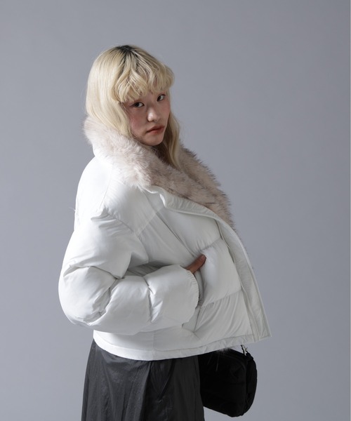 BEAVER(ビーバー)の「B omnivore/ビーオムニボー NYLON FUR STAND BLOUSON(ブルゾン・レディース・ブラック/ブラウン/オフホワイト・FREE)」の21枚目の写真