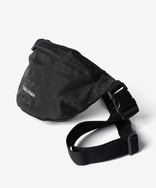 Calvin Klein(カルバン・クライン)の「【Calvin Klein / カルバン・クライン】BOLD WAISTBAG ロゴ ウエストバッグ(ボディバッグ/ウエストポーチ・メンズ・ブラック・FREE)」の5枚目の写真