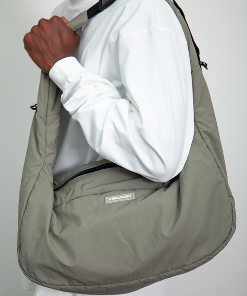 WIND AND SEA(ウィンダンシー)の「ALL-DAY SHOULDER BAG(ショルダーバッグ・メンズ・ブラック/ネイビー/カーキ・FREE)」の12枚目の写真