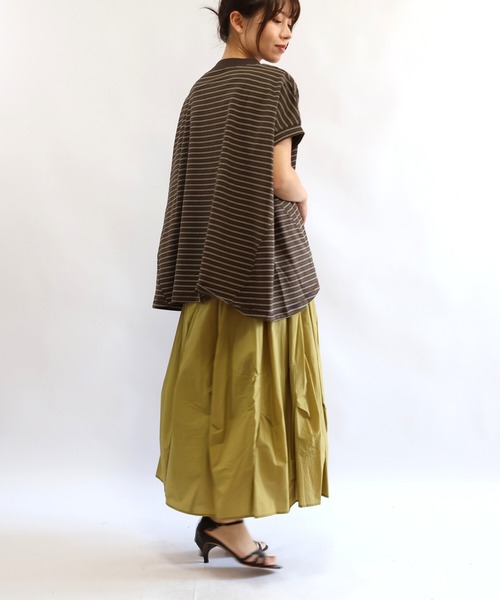 etre relie(エトレリー)の「ツイストタックバレルスカート(スカート・レディース・マスタード/モカ/ブラック/レンガ・MEDIUM)」の16枚目の写真