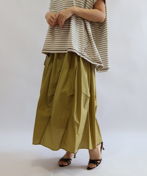 etre relie(エトレリー)の「ツイストタックバレルスカート(スカート・レディース・マスタード/モカ/ブラック/レンガ・MEDIUM)」の19枚目の写真