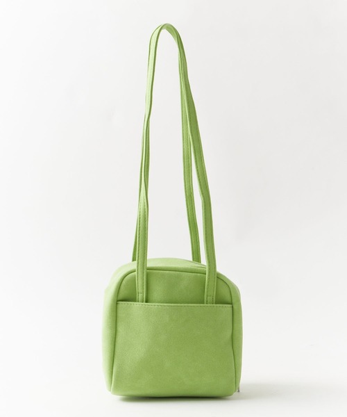 Chick(チック)の「Round Faux Leather Mini Handbag / ラウンド型 フェイクレザーミニ ハンドバッグ レディース コンパクト ガーリー フェミニン 2026年 夏 夏服(ショルダーバッグ・レディース・パープル/ブルー/イエロー/ピンク/グリーン・FREE)」の1枚目の写真