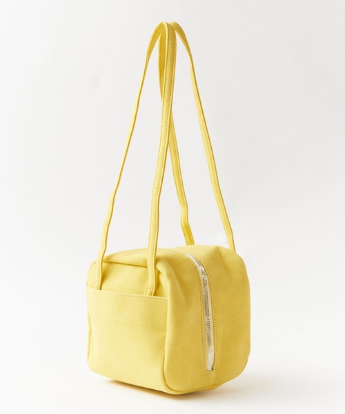 Chick(チック)の「Round Faux Leather Mini Handbag / ラウンド型 フェイクレザーミニ ハンドバッグ レディース コンパクト ガーリー フェミニン 2026年 夏 夏服(ショルダーバッグ・レディース・パープル/ブルー/イエロー/ピンク/グリーン・FREE)」の13枚目の写真