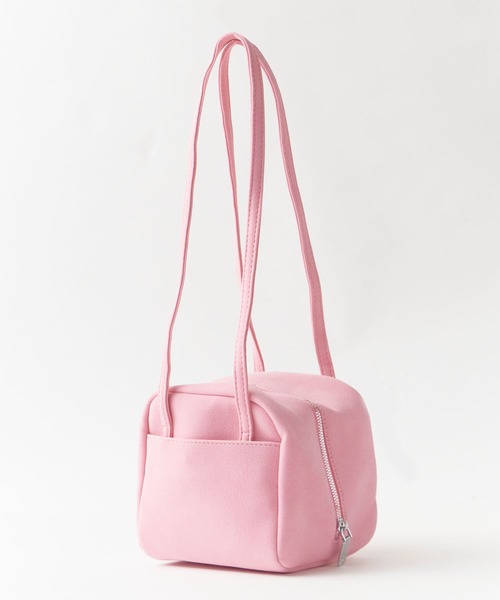 Chick(チック)の「Round Faux Leather Mini Handbag / ラウンド型 フェイクレザーミニ ハンドバッグ レディース コンパクト ガーリー フェミニン 2026年 夏 夏服(ショルダーバッグ・レディース・パープル/ブルー/イエロー/ピンク/グリーン・FREE)」の14枚目の写真
