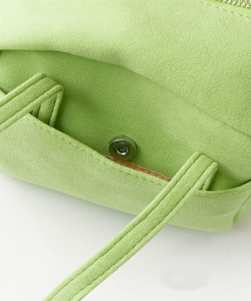 Chick(チック)の「Round Faux Leather Mini Handbag / ラウンド型 フェイクレザーミニ ハンドバッグ レディース コンパクト ガーリー フェミニン 2026年 夏 夏服(ショルダーバッグ・レディース・パープル/ブルー/イエロー/ピンク/グリーン・FREE)」の9枚目の写真