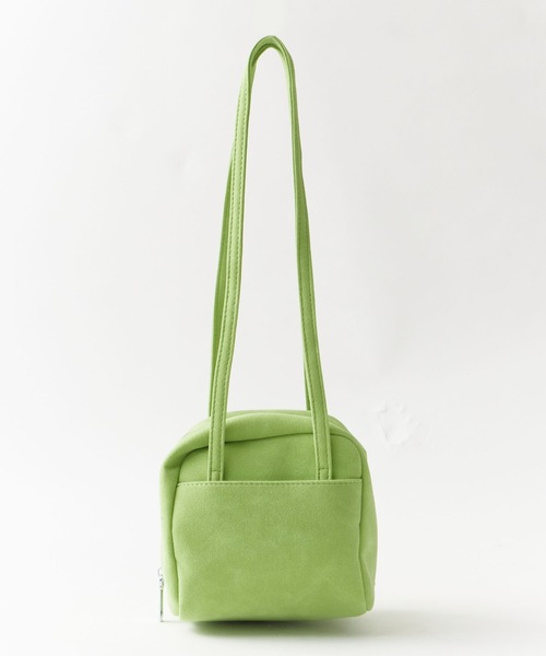Chick(チック)の「Round Faux Leather Mini Handbag / ラウンド型 フェイクレザーミニ ハンドバッグ レディース コンパクト ガーリー フェミニン 2026年 夏 夏服(ショルダーバッグ・レディース・パープル/ブルー/イエロー/ピンク/グリーン・FREE)」の8枚目の写真