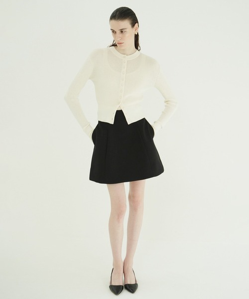 CLANE(クラネ)の「BUTTON CARDIGAN TANK SET(カーディガン/ボレロ・レディース・レッド/アイボリー/ブラウン/グレー・1/2)」の9枚目の写真