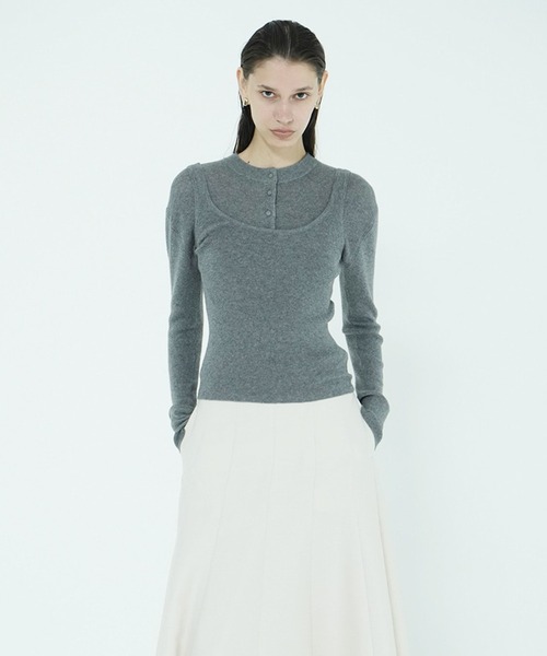 CLANE(クラネ)の「BUTTON CARDIGAN TANK SET(カーディガン/ボレロ・レディース・レッド/アイボリー/ブラウン/グレー・1/2)」の14枚目の写真