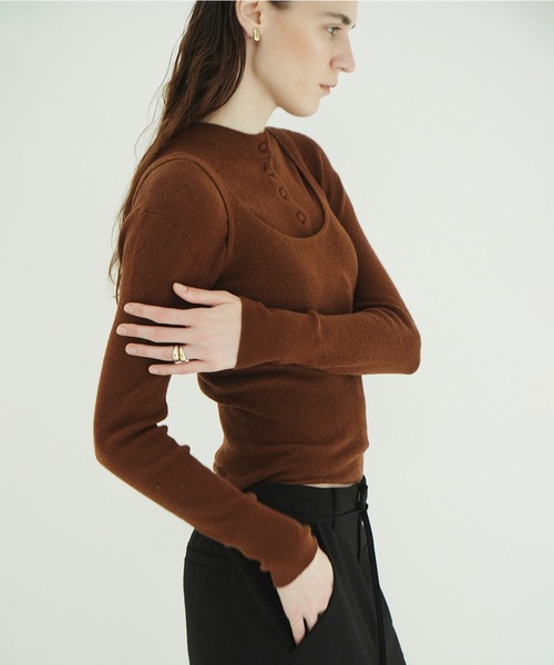 CLANE(クラネ)の「BUTTON CARDIGAN TANK SET(カーディガン/ボレロ・レディース・レッド/アイボリー/ブラウン/グレー・1/2)」の21枚目の写真
