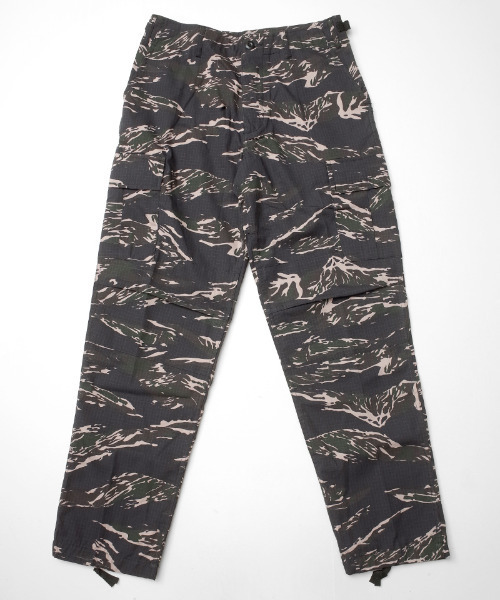 YMCLKY(ワイエムシーエルケーワイ)の「米軍タイプ 6ポケットカーゴパンツ 定番 BDUパンツ YMCLKY. #PB030YN(カーゴパンツ・メンズ・カーキ/デザートカモ/グリーン系カモフラージュ/ブラウン系カモフラージュ/マルチ/ブラック系その他/ベージュ系その他/ベージュ系その他2/グリーン系その他/タイガーカモ/ウッドランド/グレー系カモフラージュ/ブラック/ネイビー/ブラウン/オリーブ・X-SMALL/SMALL/MEDIUM/LARGE/X-LARGE)」の16枚目の写真