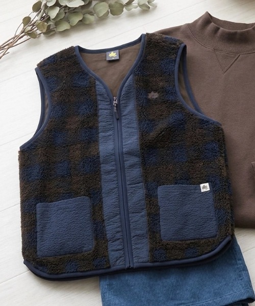 LOGOS(ロゴス)の「2026AW LOGOS/ロゴス シープボア×カットボンディング 静電気抑止 ワンポイント刺繍 チェック ノーカラーベスト(ベスト・レディース・ブラウン/ネイビー/レッド・LL/L/M)」の1枚目の写真