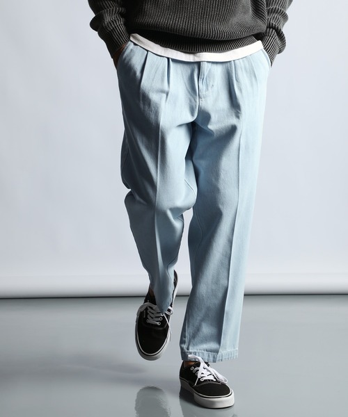 The DUFFER of ST.GEORGE(ザダファーオブセントジョージ)の「SOFT DENIM TUCK TROUSERS:ソフトデニム タック トラウザーズ / デニムスラックス(スラックス・メンズ・インディゴブルー/ライトインディゴブルー・SMALL/X-LARGE/LARGE/MEDIUM)」の2枚目の写真