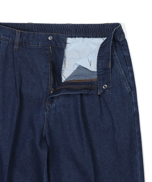 The DUFFER of ST.GEORGE(ザダファーオブセントジョージ)の「SOFT DENIM TUCK TROUSERS:ソフトデニム タック トラウザーズ / デニムスラックス(スラックス・メンズ・インディゴブルー/ライトインディゴブルー・SMALL/X-LARGE/LARGE/MEDIUM)」の12枚目の写真