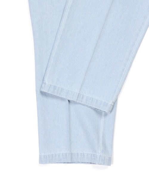 The DUFFER of ST.GEORGE(ザダファーオブセントジョージ)の「SOFT DENIM TUCK TROUSERS:ソフトデニム タック トラウザーズ / デニムスラックス(スラックス・メンズ・インディゴブルー/ライトインディゴブルー・SMALL/X-LARGE/LARGE/MEDIUM)」の14枚目の写真