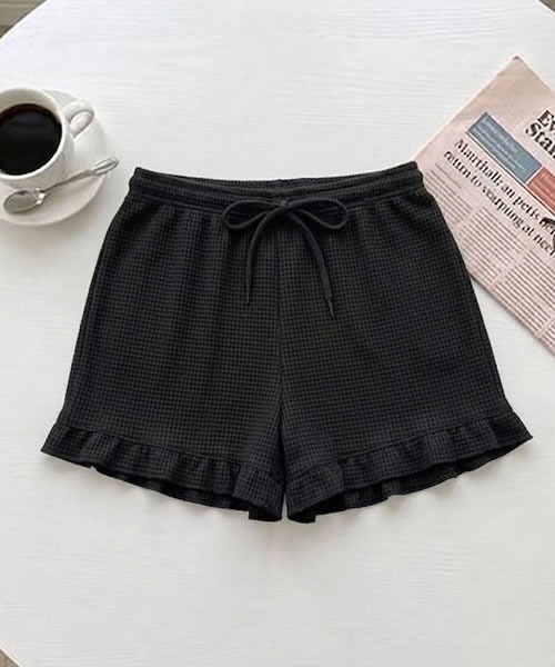 Pittok(ピットク)の「フリルフレアワッフル地ショートパンツ(その他パンツ・レディース・グレー/ホワイト/ブラック・MEDIUM)」の11枚目の写真