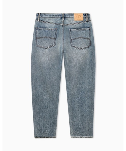 ARMANI EXCHANGE(アルマーニエクスチェンジ)の「【A|X アルマーニ エクスチェンジ】ライトブルーウォッシュ ルーズテーパード デニムパンツ_J82 LOOSE TAPERED(デニムパンツ・メンズ・ブルー・29inch/28inch/33inch/32inch/31inch/30inch)」の2枚目の写真