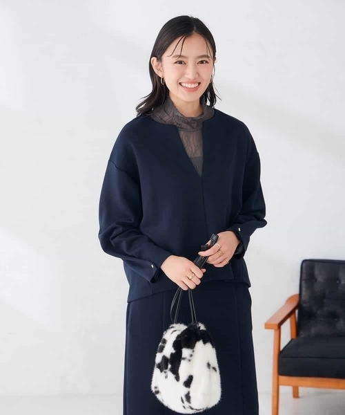 a.v.v(アーヴェヴェ)の「ダンボール スキッパー プルオーバー(スウェット・レディース・チャコールグレー/ネイビー/グレー系その他/ブラウン・36/38/40)」の6枚目の写真