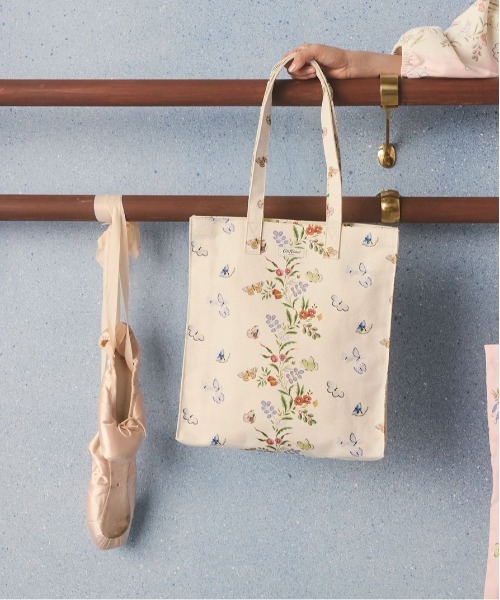 Cath Kidston(キャスキッドソン)の「ラージ ブックバッグ Flutter Stripe(トートバッグ・レディース・クリーム・FREE)」の2枚目の写真