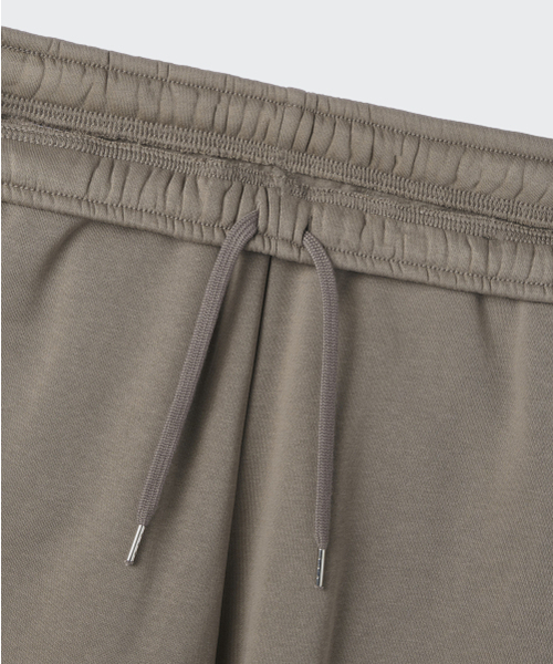 MUSINSA STANDARD（ムシンサスタンダード）の「起毛カーブスウェットパンツ [トープ]（スウェットパンツ・メンズ・その他・SMALL/MEDIUM/LARGE/X-LARGE/2XL）」の4枚目の写真