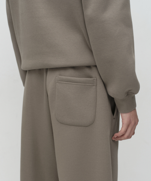 MUSINSA STANDARD（ムシンサスタンダード）の「起毛カーブスウェットパンツ [トープ]（スウェットパンツ・メンズ・その他・SMALL/MEDIUM/LARGE/X-LARGE/2XL）」の6枚目の写真