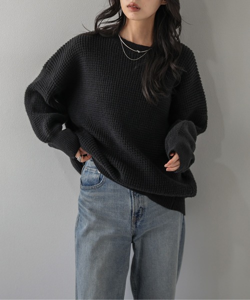 La-gemme(ラジェム)の「ワッフルニットプルオーバー/ゆったりシルエット/リラクシー(ニット/セーター・レディース・グレー/ピンク/ブラック/ベージュ・フリー)」の7枚目の写真