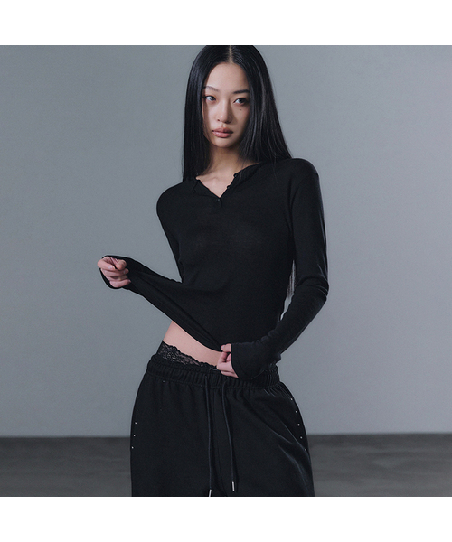 GROWHIDE(グロウハイド)の「リエナフードボタンTシャツ(パーカー・レディース・アイボリー/ブラック/チャコールグレー・FREE)」の2枚目の写真