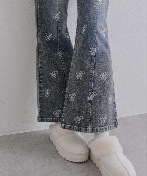 OLIVE des OLIVE(オリーブデオリーブ)の「キラキラモノグラムストレッチデニムパンツ(デニムパンツ・レディース・サックスブルー/ネイビー・MEDIUM/SMALL)」の18枚目の写真