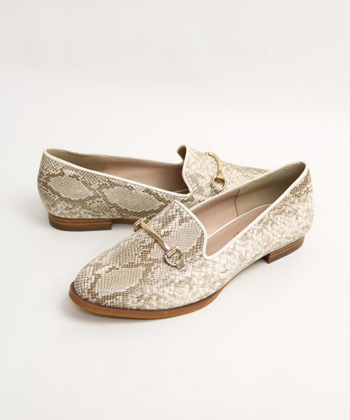 Balancoire（ブランコアール）の「ゴールドビットスエードシューズ（ローファー・レディース・ブラック/キャメル/ベージュ/ブラウン/カーキ/ダークベージュ/ブラック系その他/ネイビー/パイソン/グレイッシュベージュ/ブラウン系その他/チェック/ブルーグリーン/ブラック系その他2/ブラウン系その他2・LL/L/S/M）」の17枚目の写真