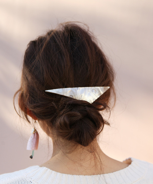 sAn（サン）の「sAn/ブーメランヘアバレッタ	（バレッタ/ヘアクリップ・レディース・ゴールド/ゴールド系その他/レッド系その他/ボルドー/ブラック系その他/ブラック/シルバー系その他/シルバー・FREE）」の8枚目の写真