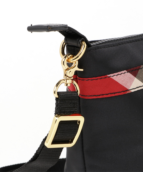 美品◎ブルーレーベルクレストブリッジ ショルダーバッグ リボンモチーフ ナイロン BLUE LABEL CRESTBRIDGE（ブルーレーベルクレストブリッジ）の