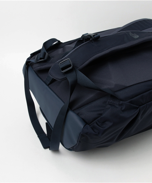 THE NORTH FACE（ザノースフェイス）の「ザ・ノース・フェイス　アーバンスタイルバックパック / カバン（バックパック/リュック・メンズ・ネイビー/ブラック・ONE SIZE）」の6枚目の写真