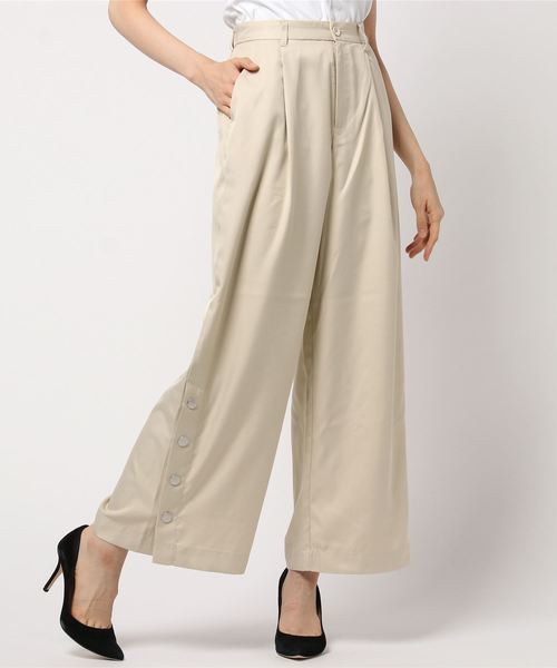 POU DOU DOU（プードゥドゥ）の「サイドスリットボタンパンツ（その他パンツ・レディース・ネイビー/グリーン/ライトベージュ・3）」の2枚目の写真
