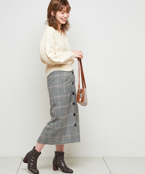 natural couture(ナチュラルクチュール)の「Vネックケーブルプルオーバー(ニット/セーター・レディース・ベージュ/ピンク/アイボリー/ライトブラウン/パープル・FREE)」の10枚目の写真