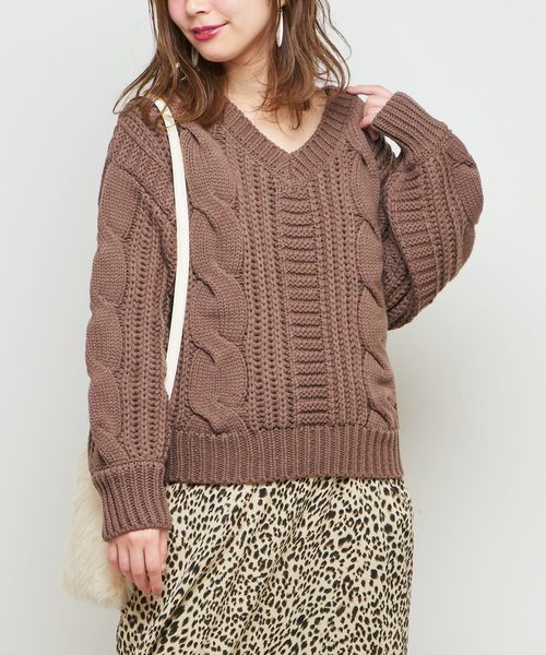 natural couture(ナチュラルクチュール)の「Vネックケーブルプルオーバー(ニット/セーター・レディース・ベージュ/ピンク/アイボリー/ライトブラウン/パープル・FREE)」の19枚目の写真