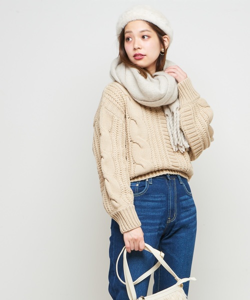 natural couture(ナチュラルクチュール)の「Vネックケーブルプルオーバー(ニット/セーター・レディース・ベージュ/ピンク/アイボリー/ライトブラウン/パープル・FREE)」の22枚目の写真