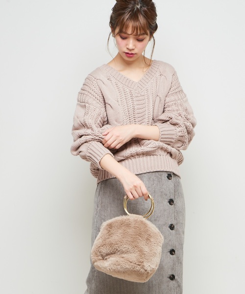 natural couture(ナチュラルクチュール)の「Vネックケーブルプルオーバー(ニット/セーター・レディース・ベージュ/ピンク/アイボリー/ライトブラウン/パープル・FREE)」の14枚目の写真