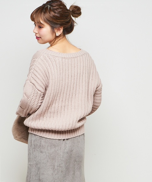 natural couture(ナチュラルクチュール)の「Vネックケーブルプルオーバー(ニット/セーター・レディース・ベージュ/ピンク/アイボリー/ライトブラウン/パープル・FREE)」の17枚目の写真