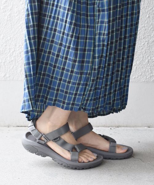 Teva(テバ)の「TEVA:HURRICANE XLT2 ◇(サンダル・レディース・ブラック/グレー・50/80/70/60)」の1枚目の写真