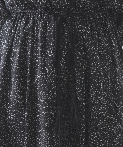 natural couture（ナチュラルクチュール）の「タッセルベルト付きカシュクールワンピース（ワンピース・レディース・ピンク/ブラック系その他/グレイッシュベージュ/ベージュ/ミント/ピンク系その他・FREE）」の20枚目の写真