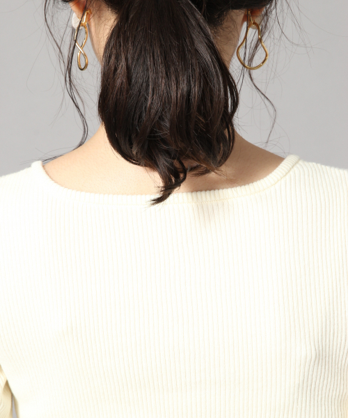 LOWRYS FARM（ローリーズファーム）の「スクエアタイトプルオーバー　851130（ニット/セーター・レディース・オフホワイト/ブラック/グリーン/イエロー/ネイビー・MEDIUM/LARGE）」の7枚目の写真