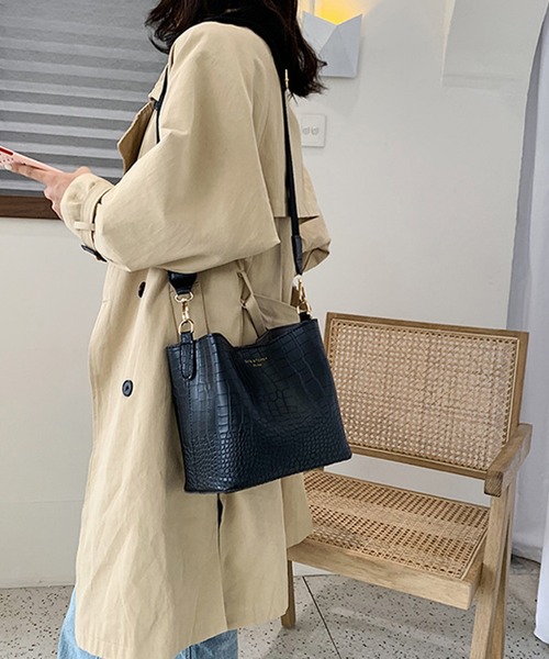 TABI PAL（タビパル）の「クロコ型押し 2WAY ショルダーバッグ 巾着袋（ショルダーバッグ・レディース・ブルー/グリーン/ブラウン/ブラック/ベージュ・FREE）」の2枚目の写真