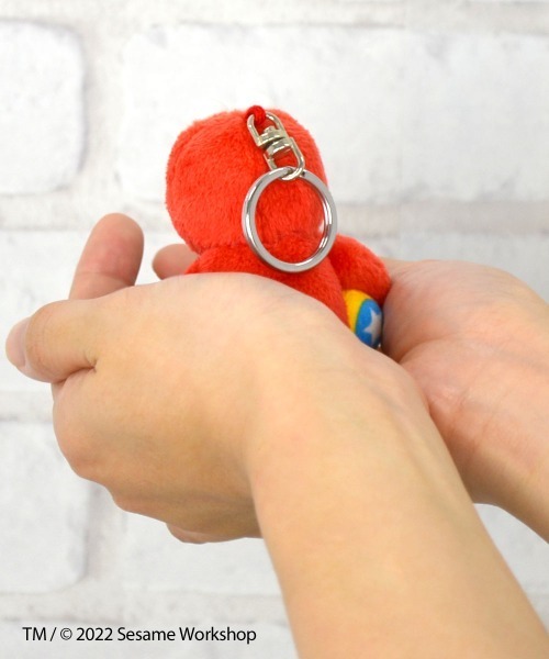 nici(ニキ)の「NICI/セサミストリート/ビーンバッグ エルモ 10cm(キーホルダー・レディース・レッド・ONE SIZE)」の8枚目の写真