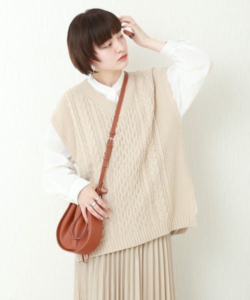 n'ee-ne（ネーネ）の「コットンケーブル編地切替ベスト（ベスト・レディース・モカ/ベージュ/オフホワイト/カーキ・FREE）」の2枚目の写真
