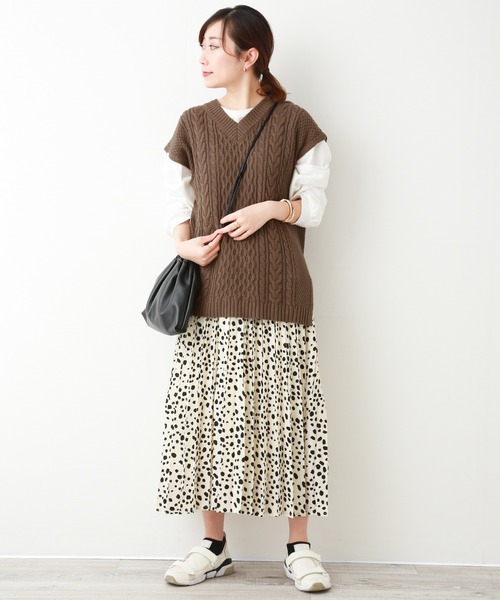 n'ee-ne（ネーネ）の「コットンケーブル編地切替ベスト（ベスト・レディース・モカ/ベージュ/オフホワイト/カーキ・FREE）」の13枚目の写真